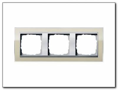 Ramka potrójna aluminiowy Gira Event Clear piaskowy